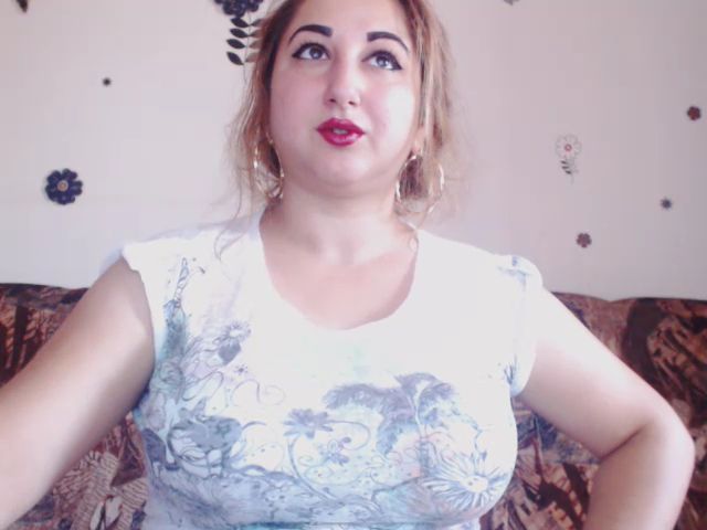 Live sex webcam photo for KinkyMyax #266635716