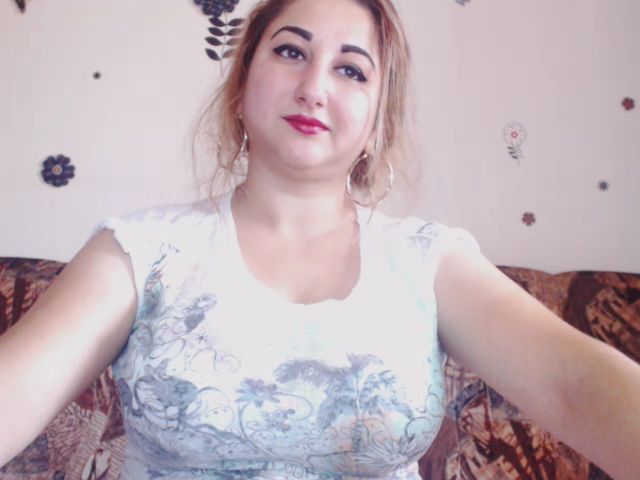 Live sex webcam photo for KinkyMyax #266643579