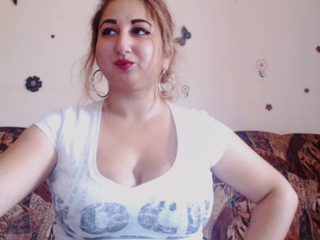 Live sex webcam photo for KinkyMyax #266662128