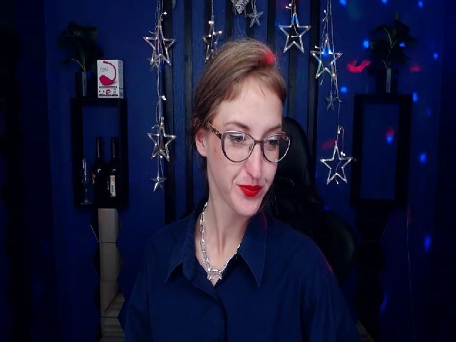 Live sex webcam photo for JennyLovelyS #266822938