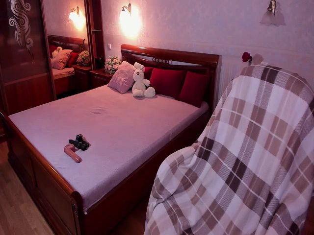 Live sex webcam photo for VictoriaJons5 #266662805