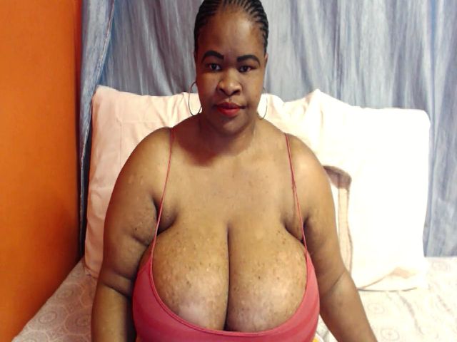 Live sex webcam photo for Sweetnozie #266662736
