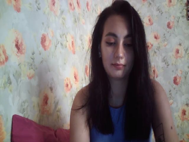 Live sex webcam photo for lolly_hollyy #266695296