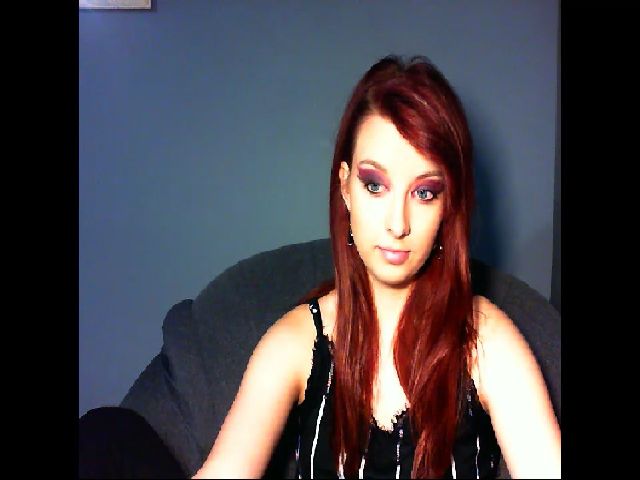 Live sex webcam photo for VirginLuna18 #266729106