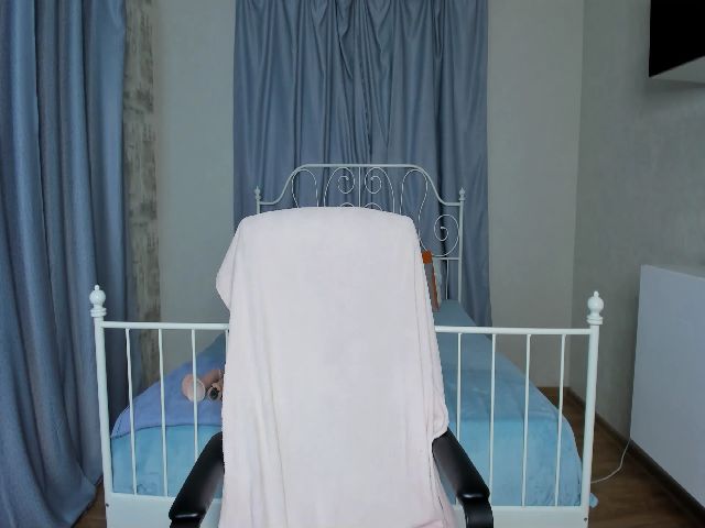 Live sex webcam photo for A11yson #266876323