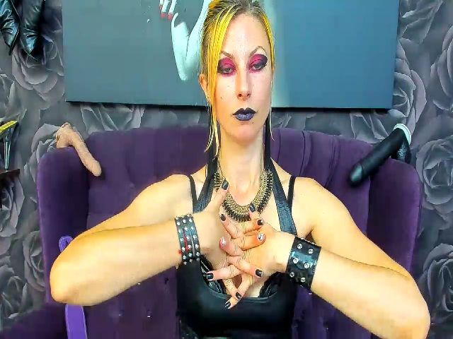 Live sex webcam photo for Miss_Georgia #266912650