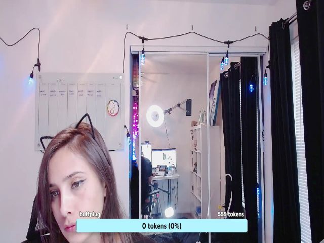 Live sex webcam photo for moonlitfox #266565534