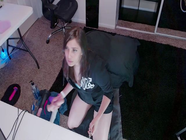 Live sex webcam photo for moonlitfox #266613886