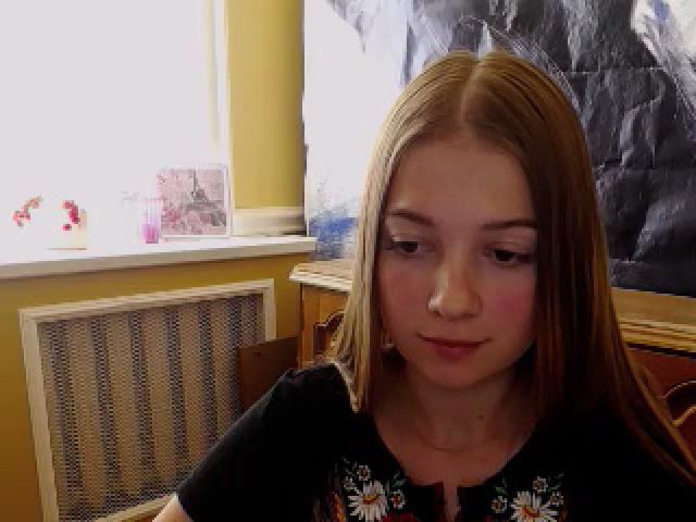 Live sex webcam photo for EmiStern #266685139