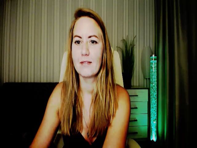 Live sex webcam photo for CintyCat #266790206