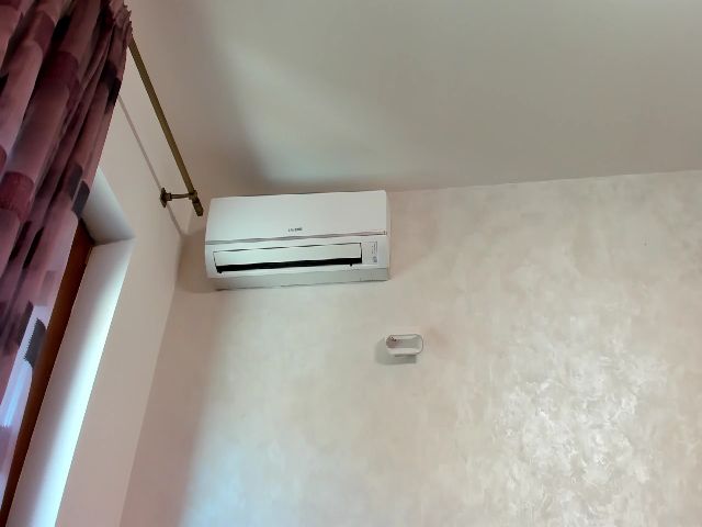 Live sex webcam photo for Kasey_Dee #266660571