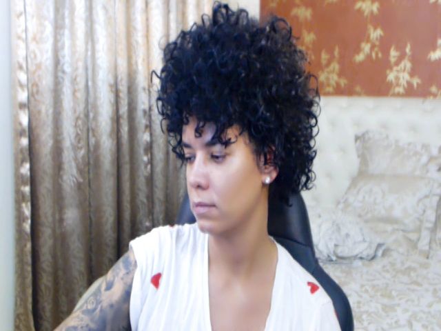 Live sex webcam photo for LaraAnne_ #266804393