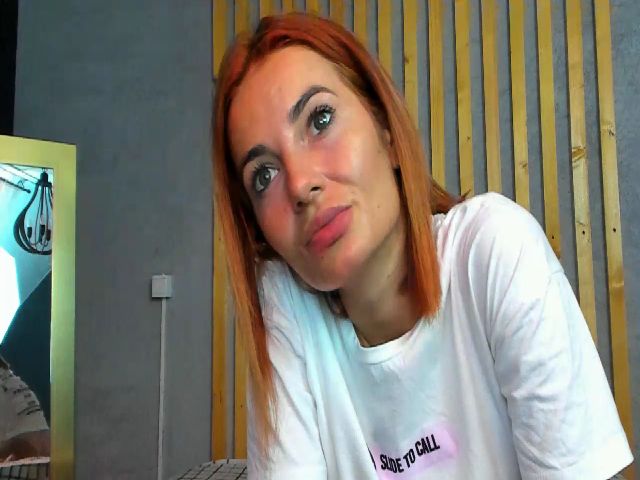 Live sex webcam photo for Redkendra #266619312