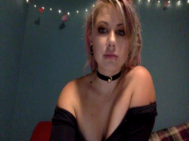 Live sex webcam photo for BreonnaThicc #266590738