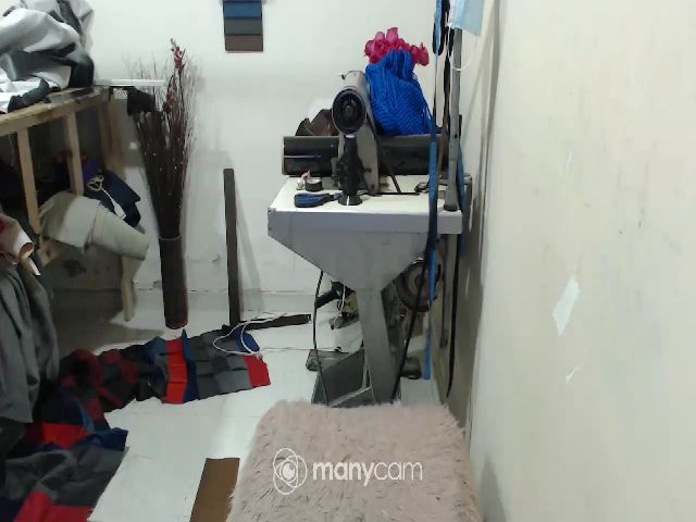 Live sex webcam photo for BLUE_DIAMOND3 #266931764