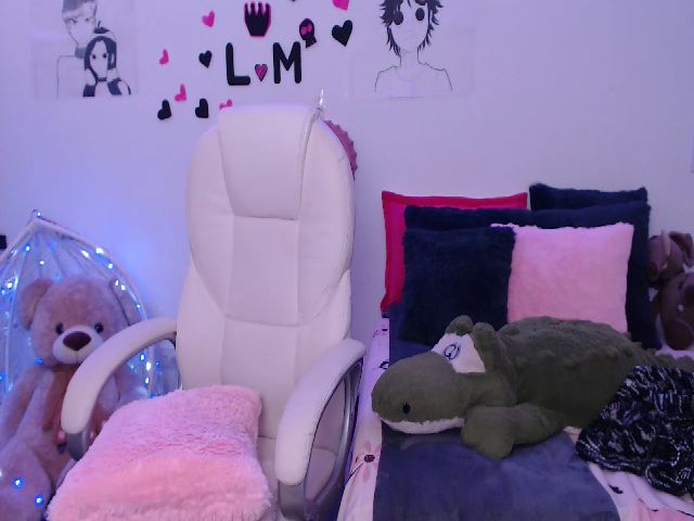 Live sex webcam photo for Laura_R23 #266852627