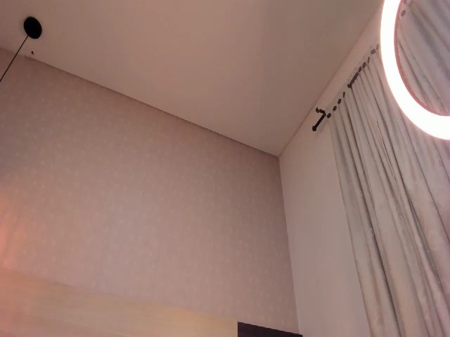 Live sex webcam photo for Kimberly69_ #266646011