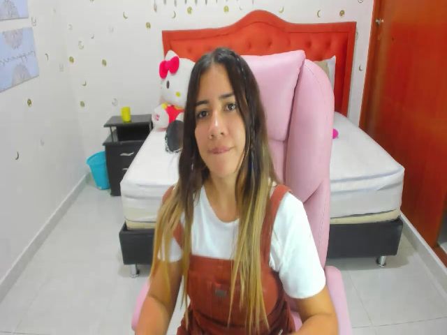 Live sex webcam photo for Magic_kendra #266622422