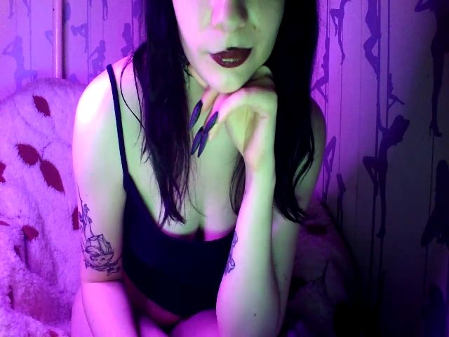 Live sex webcam photo for CandyWWet #266906011