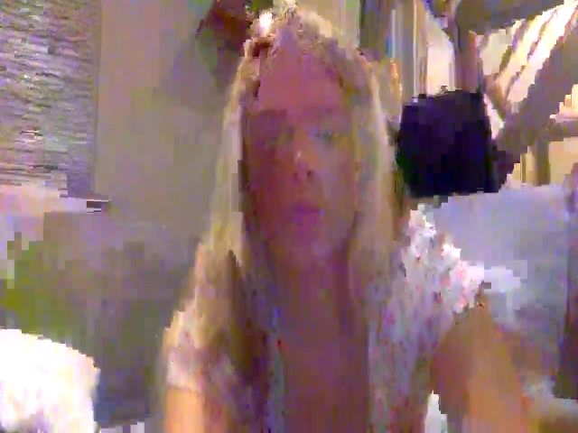 Live sex webcam photo for RosiePosie_ #266565265