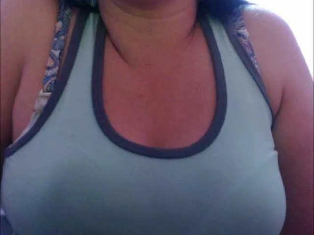 Live sex webcam photo for luzzyhot #267243747