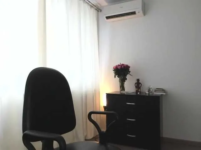 Live sex webcam photo for Colette1W #267036719