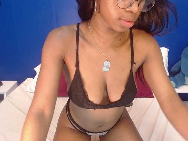 Live sex webcam photo for roxyjordan #267242139