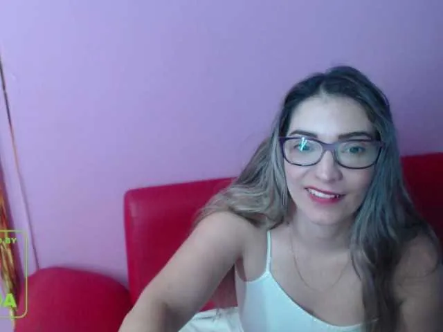 Live sex webcam photo for jeniferblanco #267243726