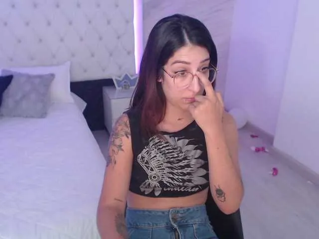 Live sex webcam photo for Karinapuerta #267039546