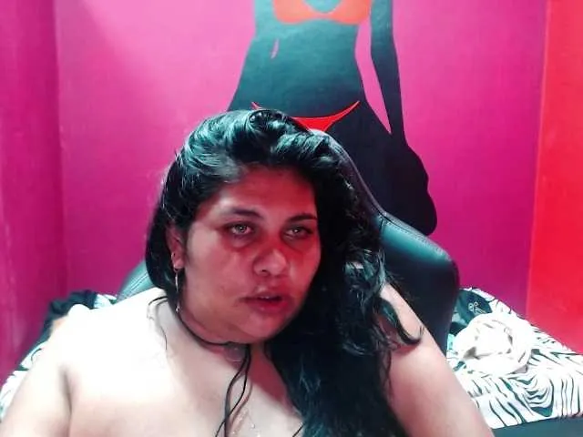 Live sex webcam photo for andreeina25 #267038105