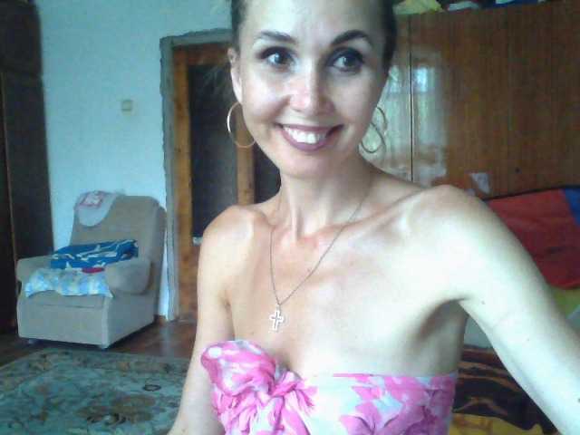 Live sex webcam photo for Aurora108 #288002755