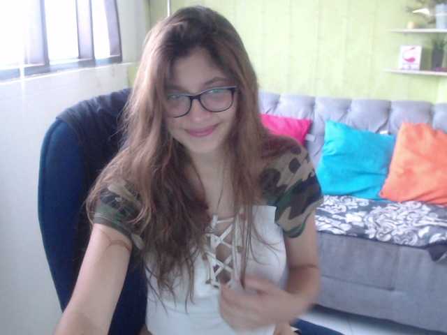 Live sex webcam photo for Lola0012 #267122925