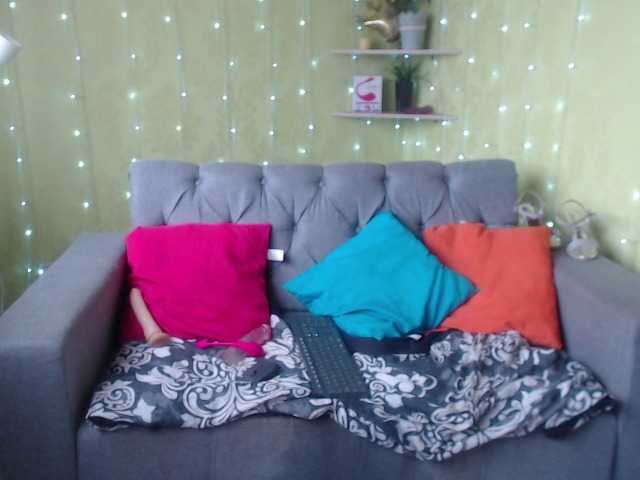 Live sex webcam photo for Lola0012 #267243203