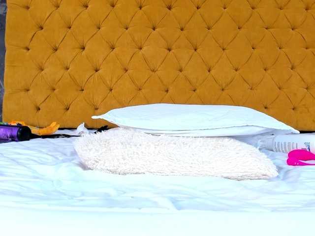 Live sex webcam photo for IdalyJohnson #266937376