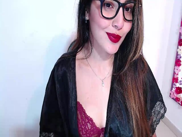 Live sex webcam photo for CARMENVILLA1 #266984708