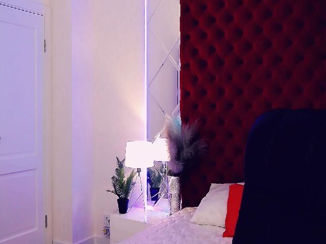 Live sex webcam photo for MillaLoves #267044195