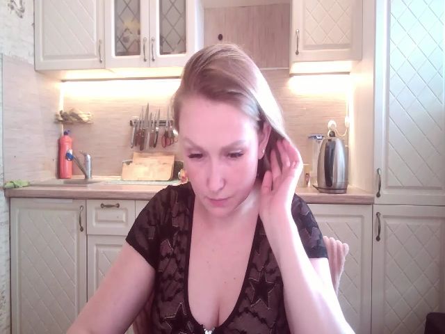 Live sex webcam photo for JaneGrey111 #267178593