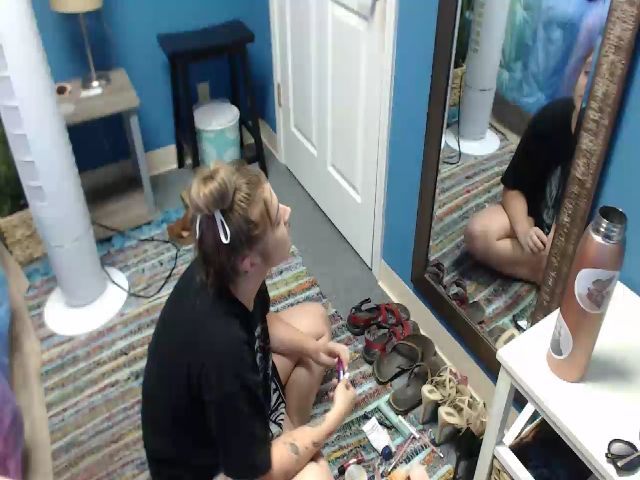 Live sex webcam photo for SnowWhiteXxxx #267301617