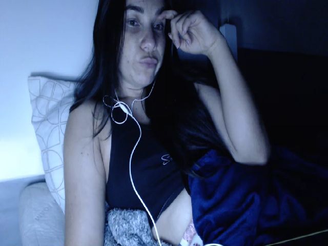 Live sex webcam photo for Joanne7 #267007443