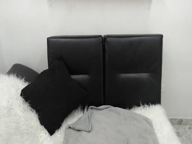 Live sex webcam photo for Lindsy_blue #267272368