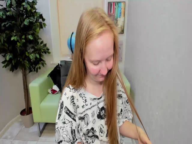 Live sex webcam photo for StunningKelly #267049283