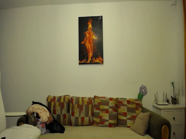 Live sex webcam photo for Ellyaa #267252220