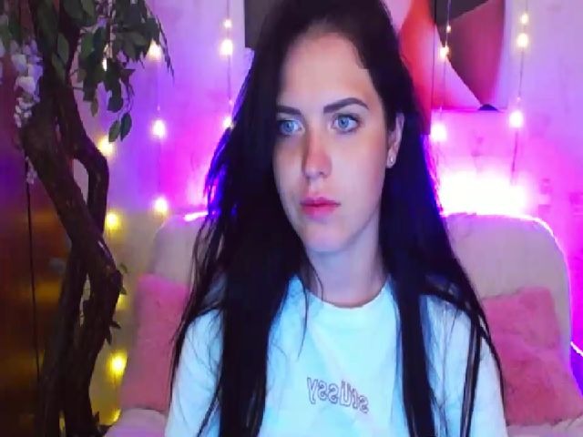 Live sex webcam photo for Antonia_W_ #267336400