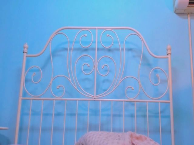 Live sex webcam photo for LindseyDoll #267343667