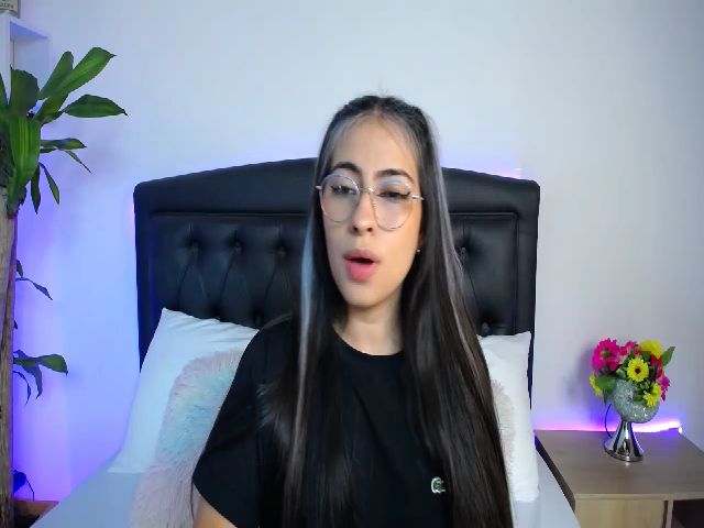 Live sex webcam photo for Mairerf #267142430