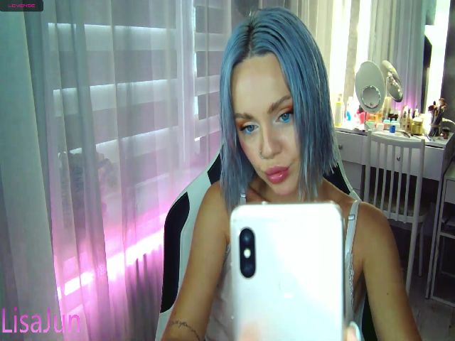 Live sex webcam photo for LisaJun #267133252