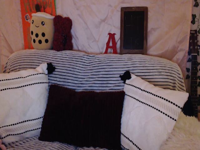 Live sex webcam photo for AudryLikes #266953236