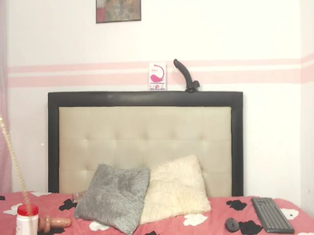 Live sex webcam photo for Pilarstar_ #266984683