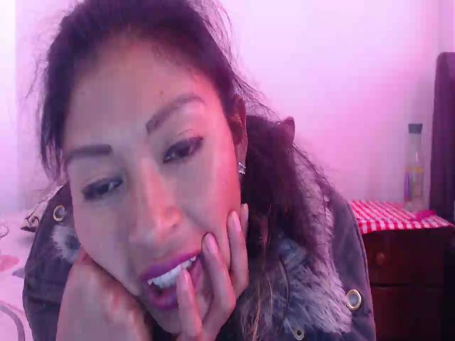 Live sex webcam photo for CHILENITAHOT #267285108