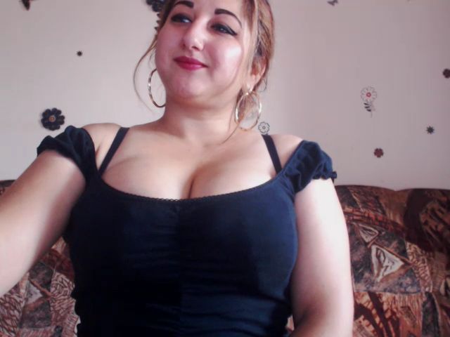 Live sex webcam photo for KinkyMyax #267026072